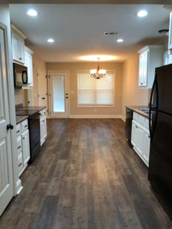 270 Southland Station Dr - Photo 3 of 15