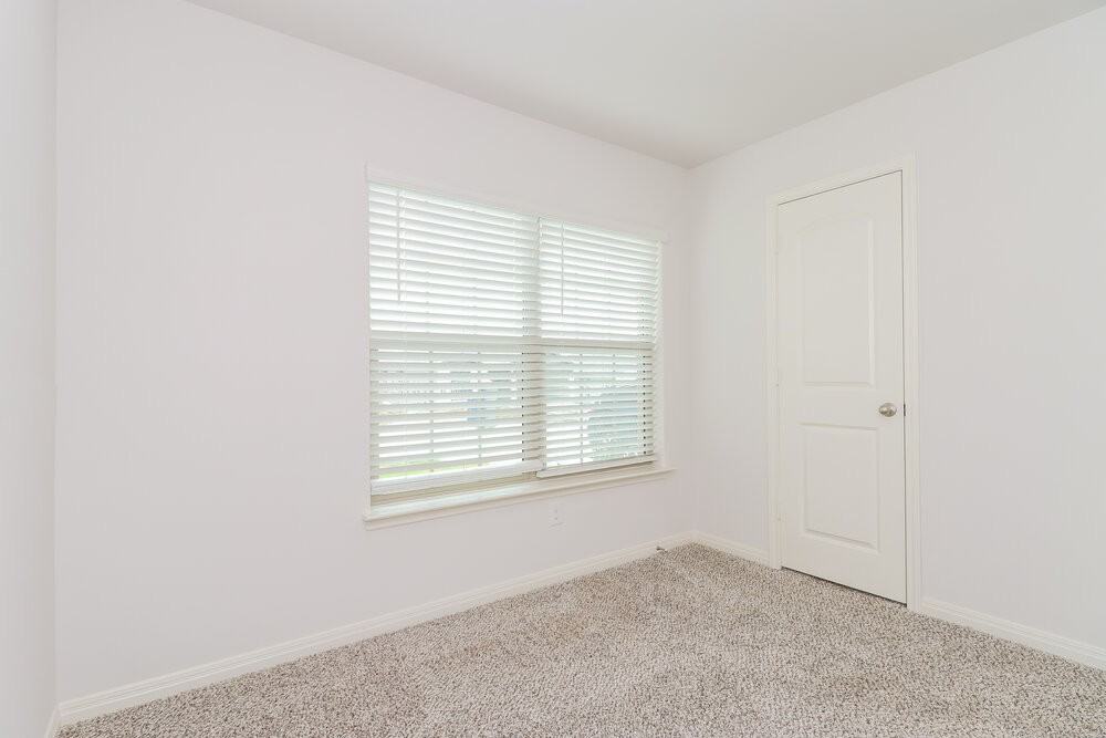 151 Drifter Dr - Photo 2 of 3