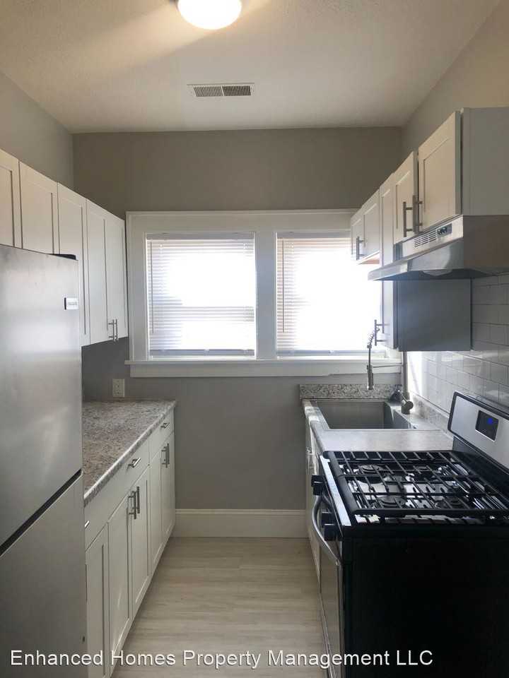 406 Oak St. - Photo 3 of 8