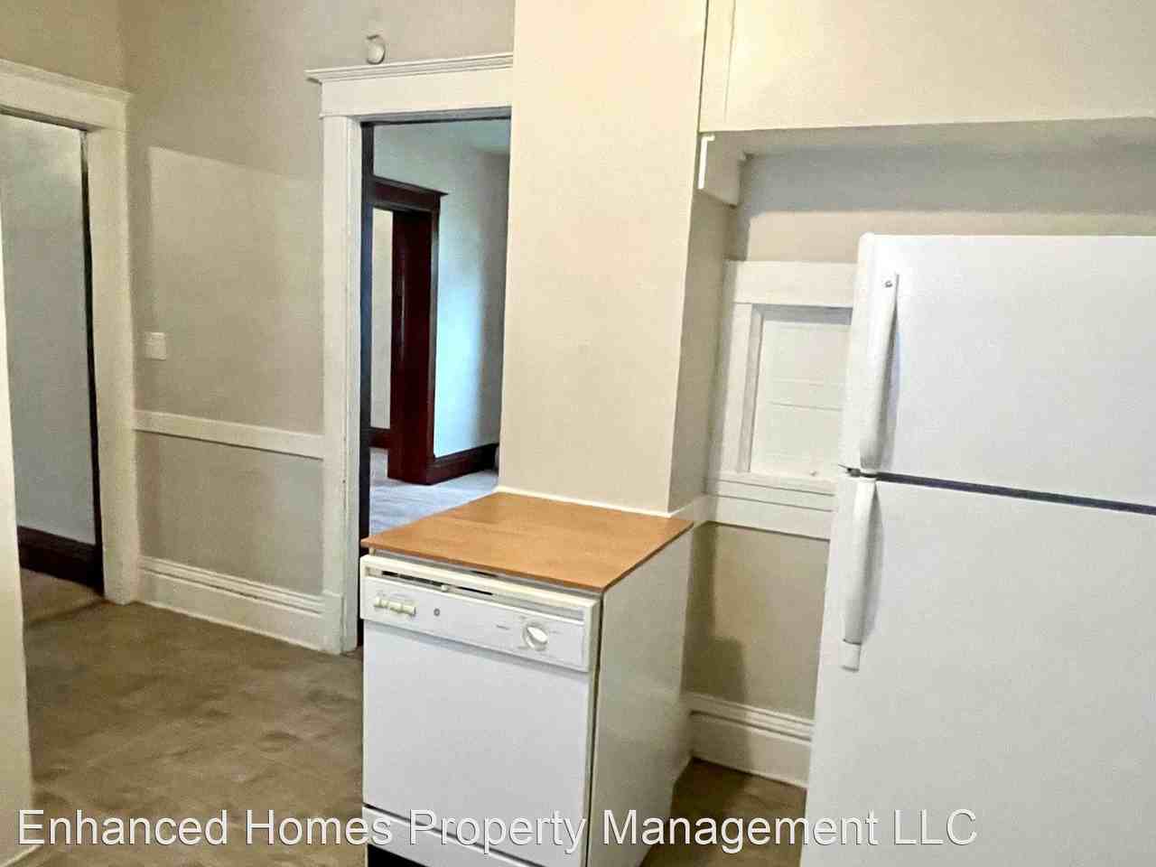 1220 12th St - Photo 2 of 10