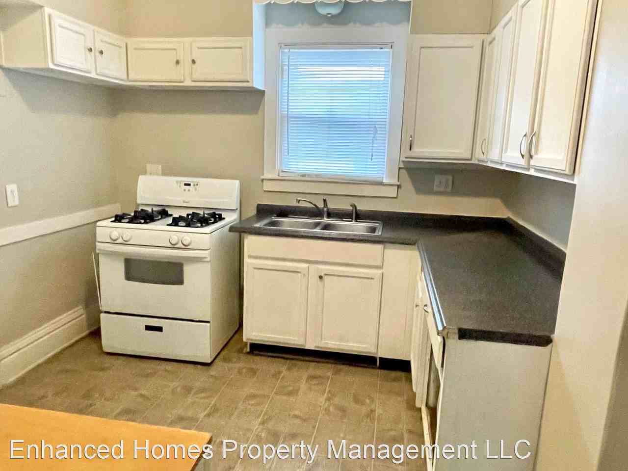 1220 12th St - Photo 3 of 10