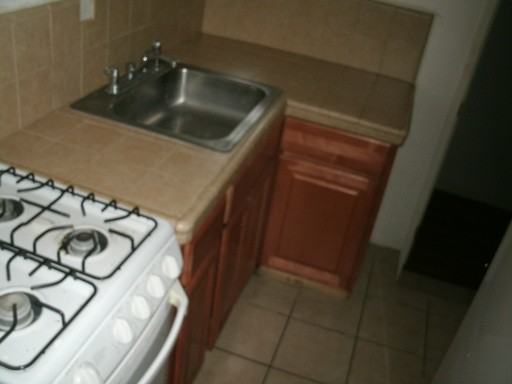 1528 W 9th St - Photo 2 of 6