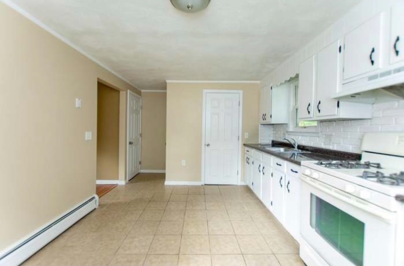 210 Main St #A - Photo 3 of 10