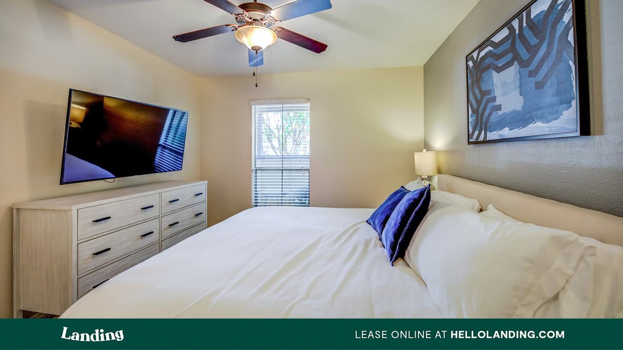 5700 S. Hulen St. - Photo 2 of 21