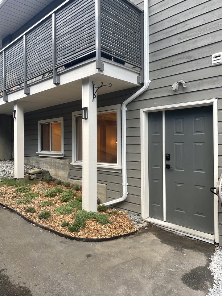 305 Six Mile Road - Photo 3 of 14