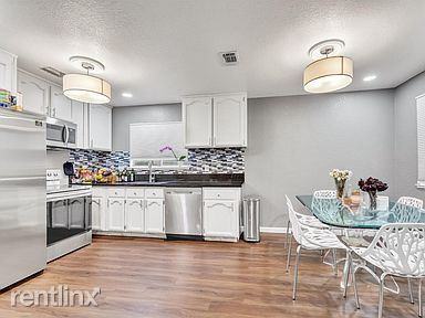 32 Denwil Ct - Photo 3 of 3