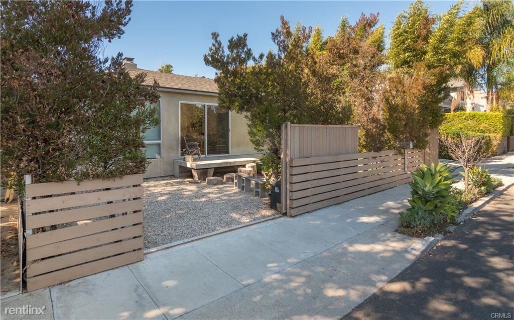 2325 Frey Ave - Photo 2 of 10