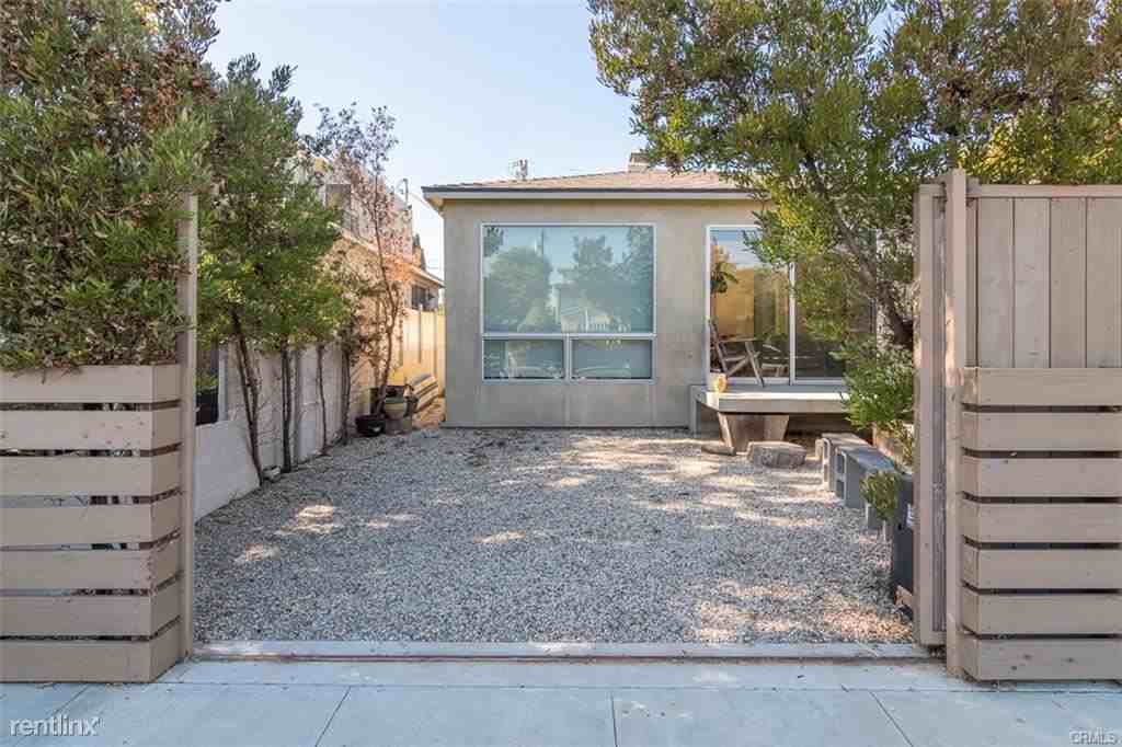 2325 Frey Ave - Photo 3 of 10