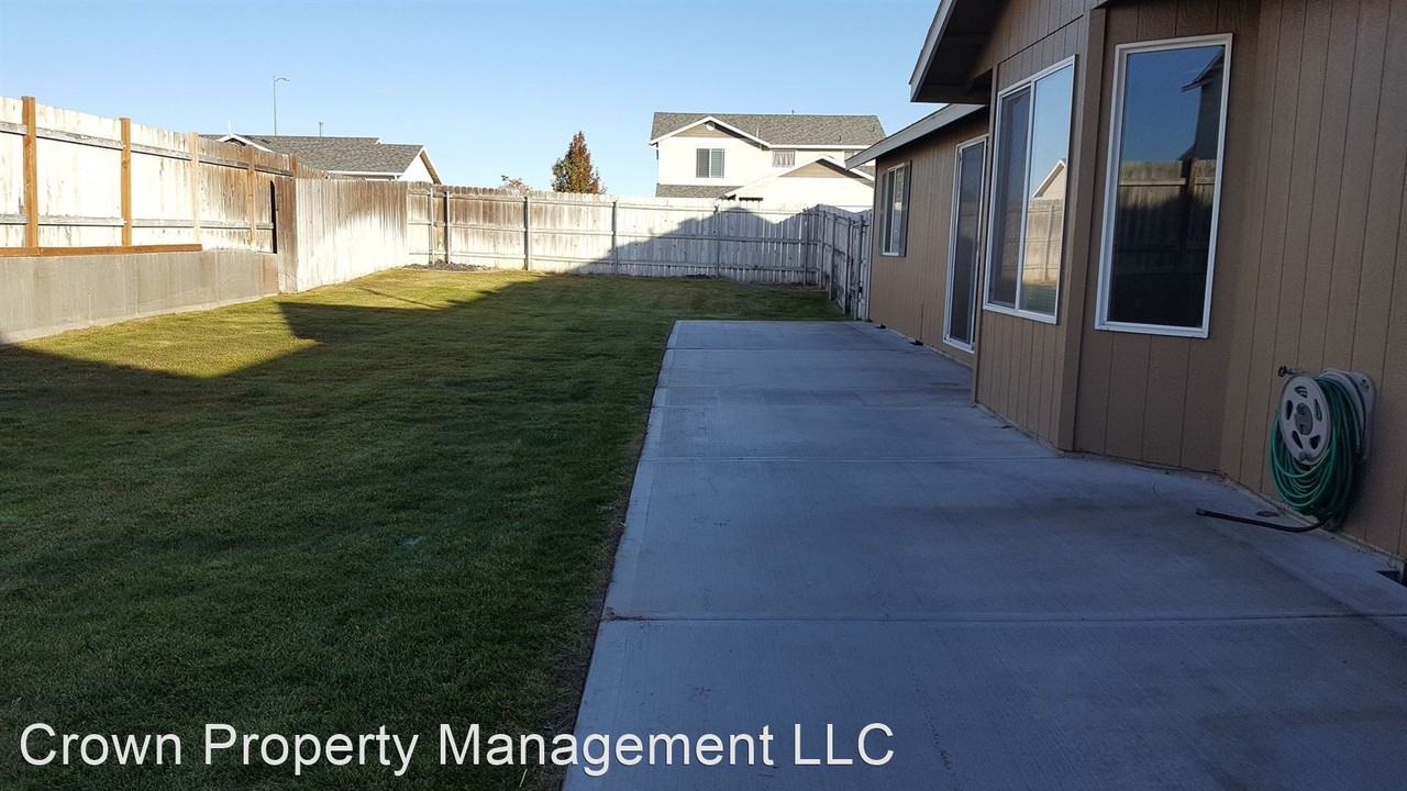4203 Campolina Ln - Photo 3 of 15