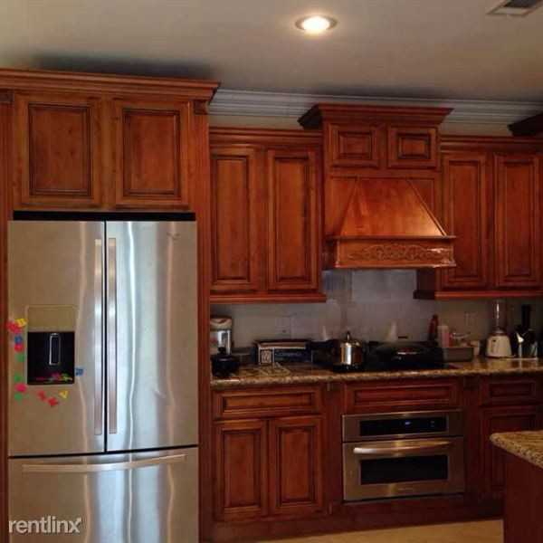 247 Bay Oaks Dr - Photo 3 of 7