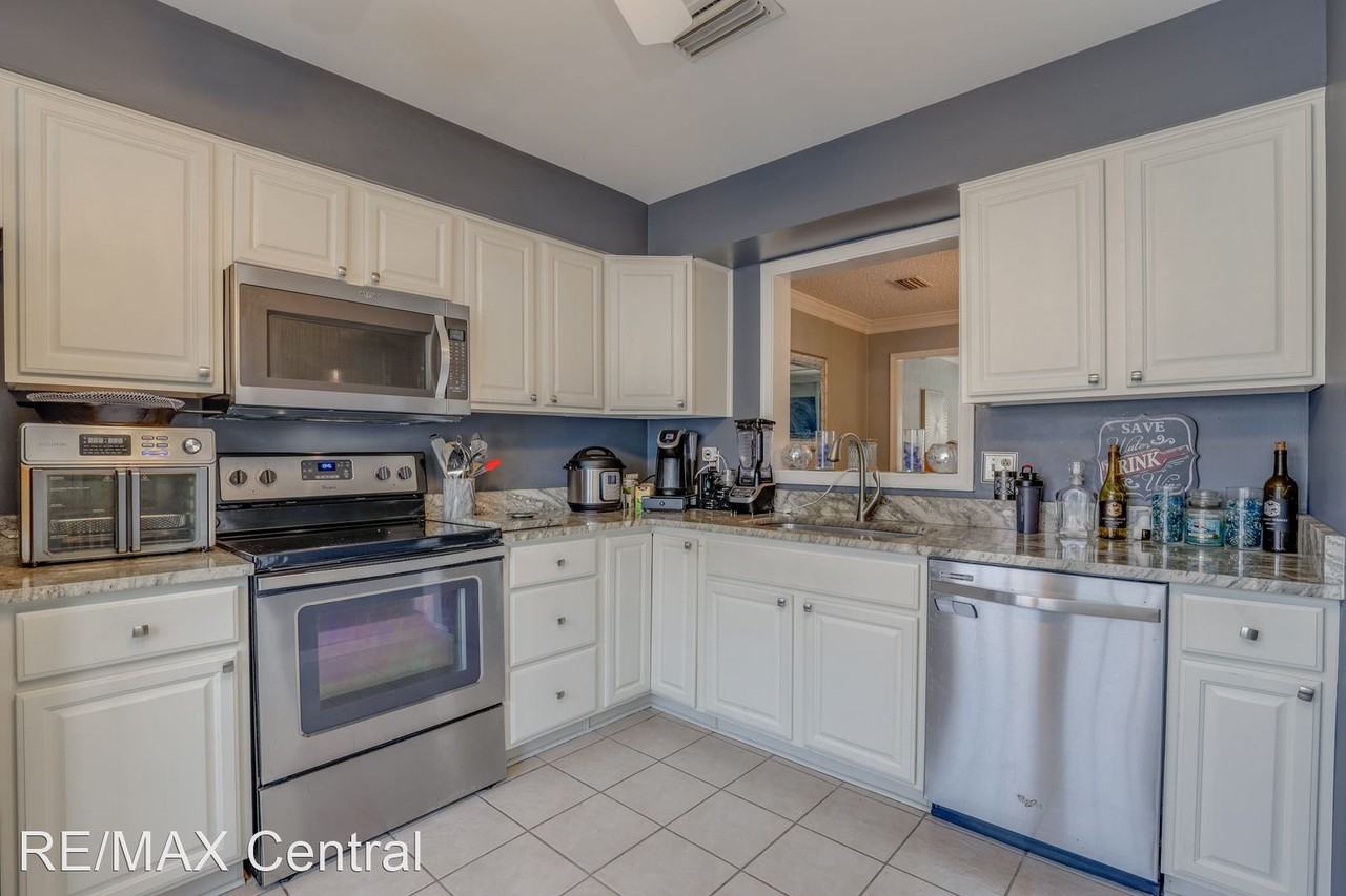 502 Lake Havasu Dr - Photo 2 of 8