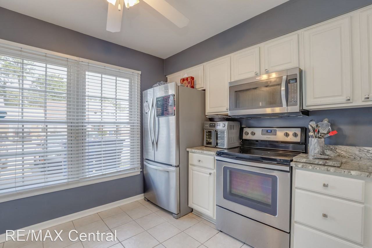 502 Lake Havasu Dr - Photo 3 of 8