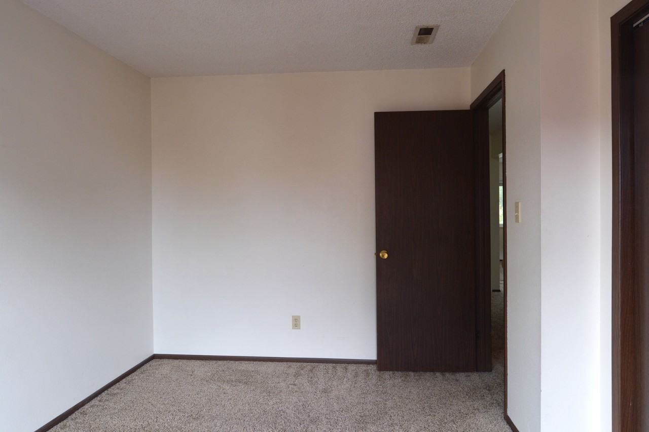 917 E 24Th St - Photo 2 of 11