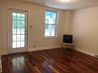 169 Front St - Photo 3 of 11