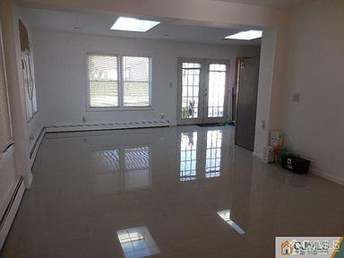 82 Washington Ave - Photo 3 of 7