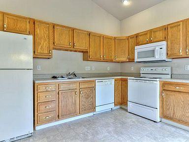 102 Southgate Dr - Photo 2 of 9