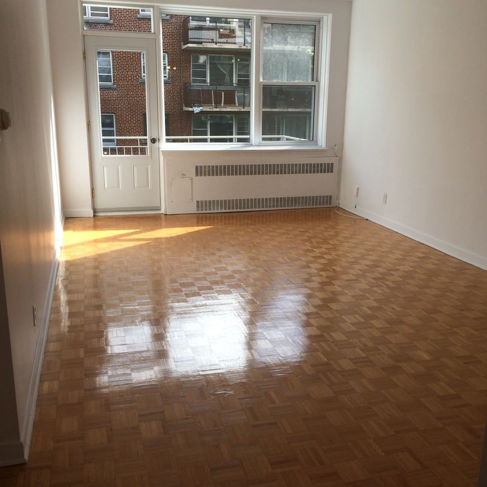 3484 Rue Stanley - Photo 3 of 36