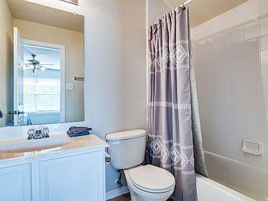 2925 Clear Creek Dr - Photo 3 of 17