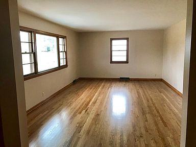 3316 S 117th St - Photo 3 of 12