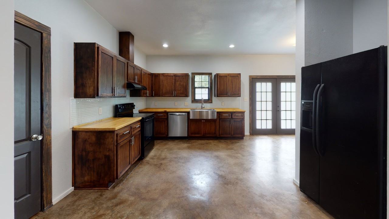 11611 Walraven Dr - Photo 2 of 17