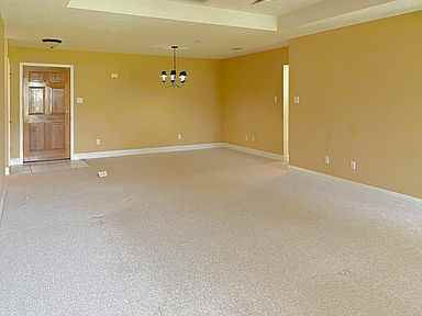 20295 River Mill Dr - Photo 3 of 12