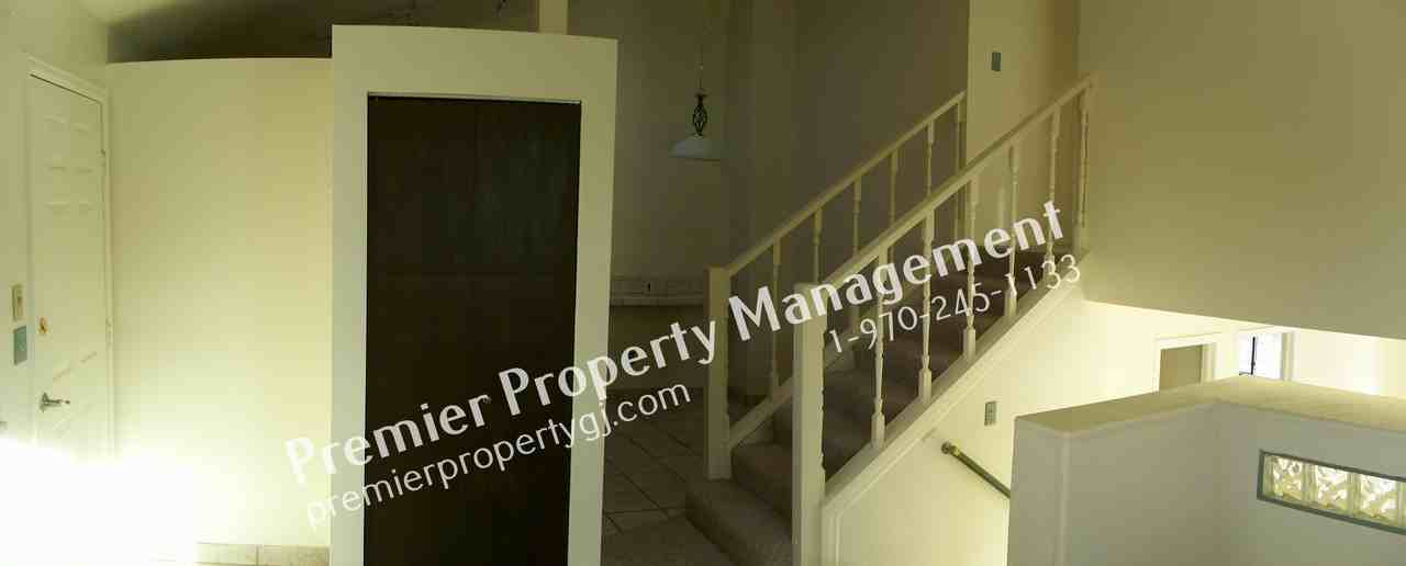 2419 1/2 Hidden Valley Dr #B - Photo 3 of 10