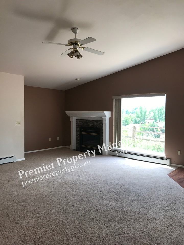 408 Prospectors Pt - Photo 2 of 11