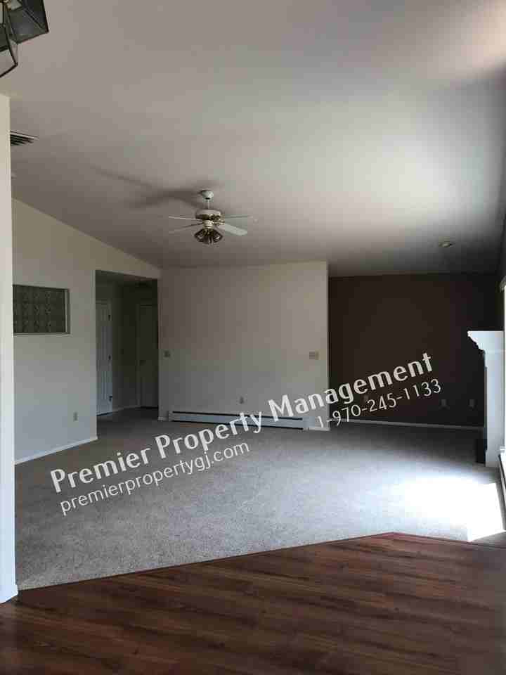 408 Prospectors Pt - Photo 3 of 11