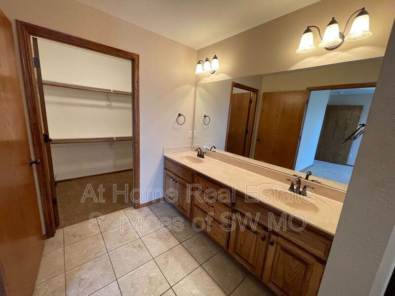 1718 N Chandler Rd - Photo 7 of 16
