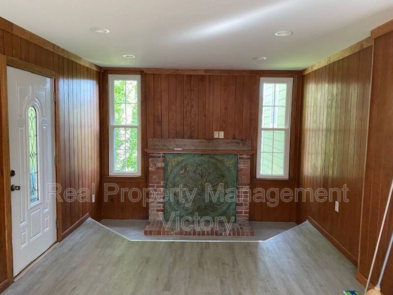 101 Crest Dr - Photo 4 of 14