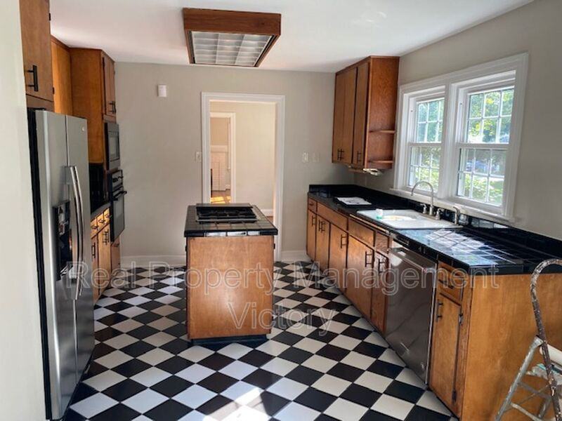 101 Crest Dr - Photo 5 of 14