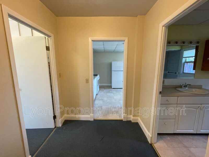 456 Washington Street #2ndFL - Photo 5 of 9