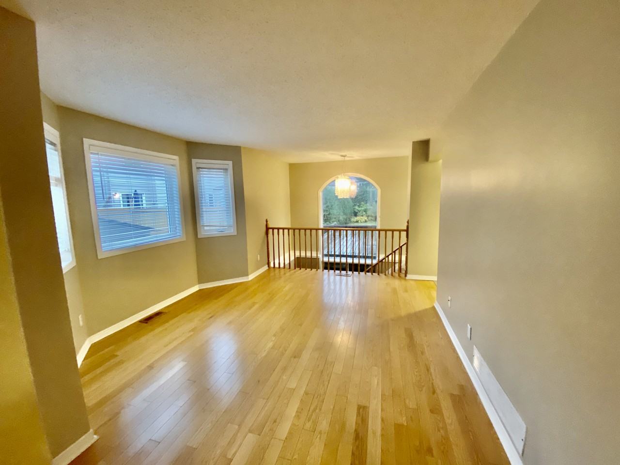 52 Springcreek Crescent - Photo 3 of 14