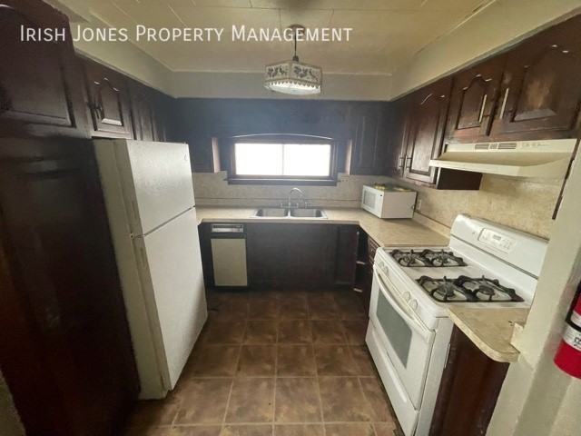 127 Merrimac St - Photo 2 of 11