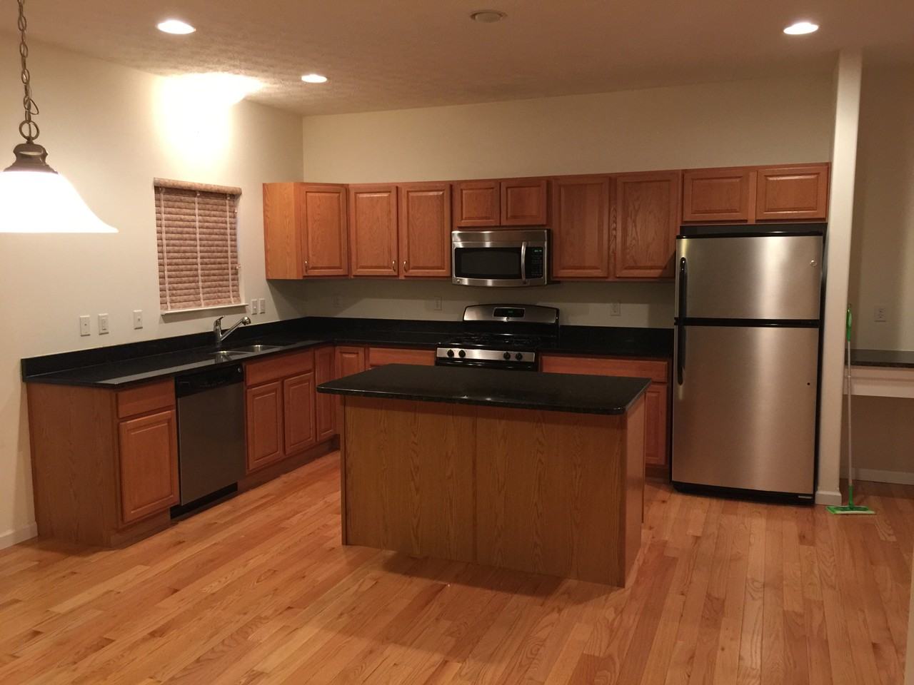 364 Mason Ave - Photo 2 of 14