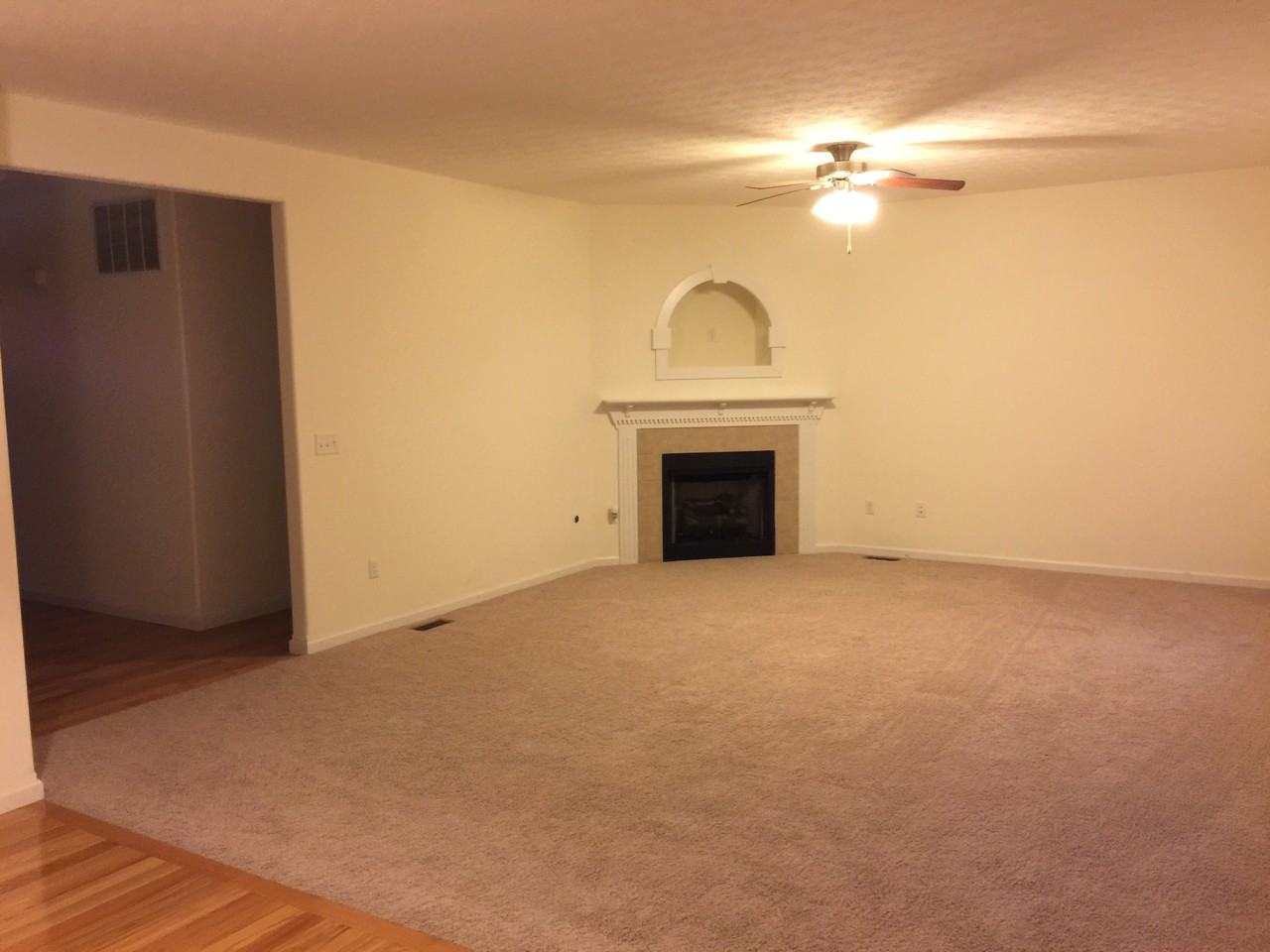 364 Mason Ave - Photo 3 of 14