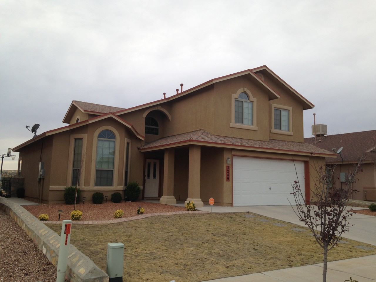 3249 Emerald Point Dr - Photo 2 of 21