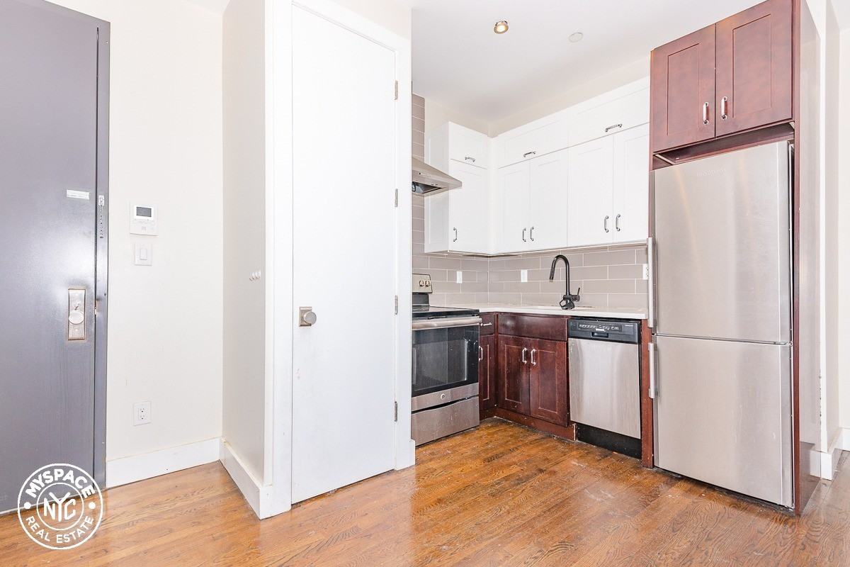 276 Nostrand Ave #1A