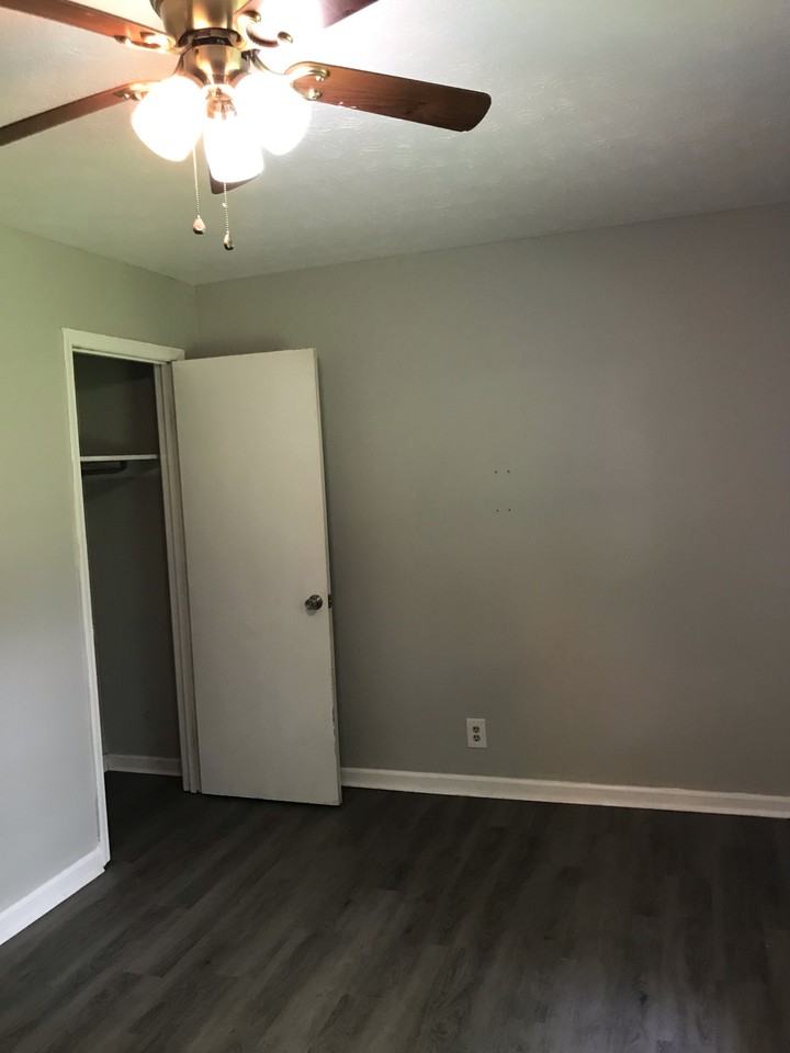 313 Center St #1 - Photo 6 of 31