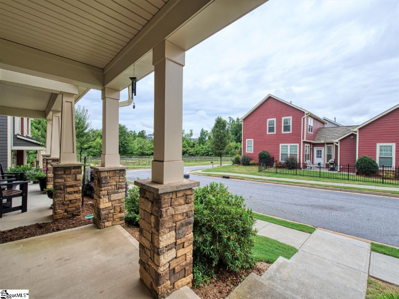 211 Meritage St - Photo 2 of 34