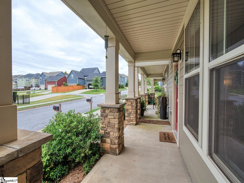 211 Meritage St - Photo 4 of 34