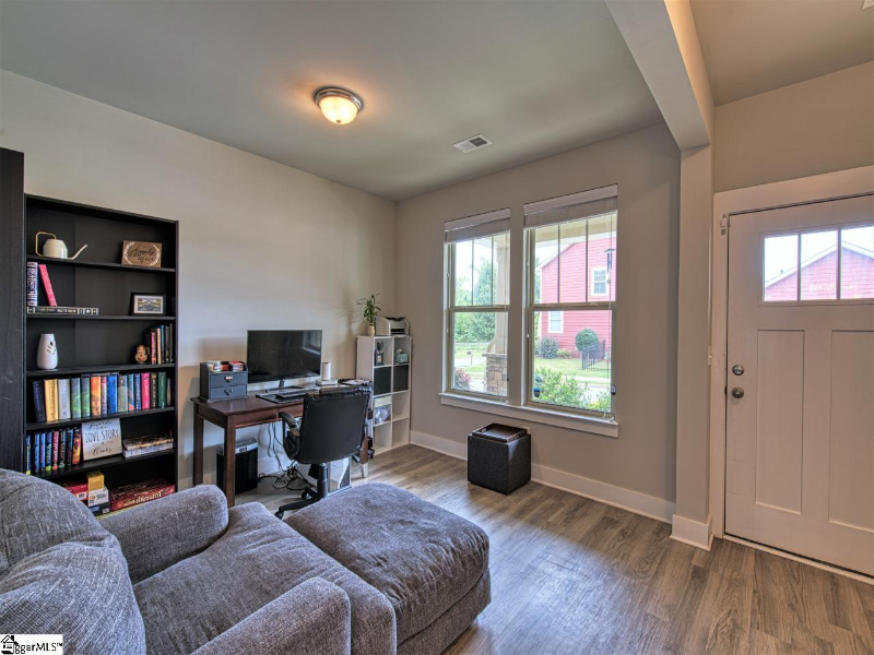 211 Meritage St - Photo 6 of 34