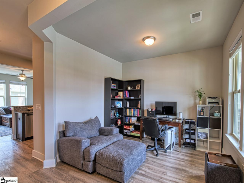 211 Meritage St - Photo 7 of 34