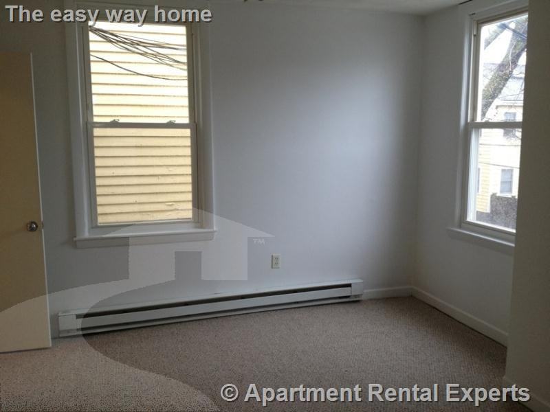 521 Cambridge St #2 - Photo 5 of 6