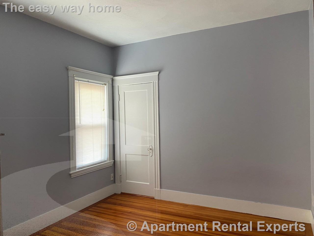 96 Capen St #2 - Photo 4 of 13