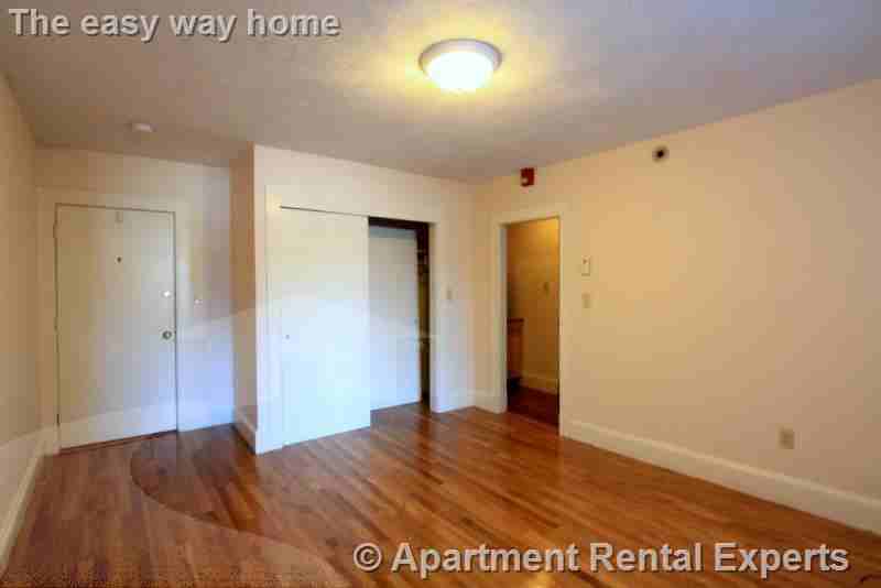 402 Highland Ave #1 - Photo 4 of 17