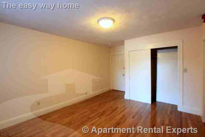 402 Highland Ave #1 - Photo 5 of 17