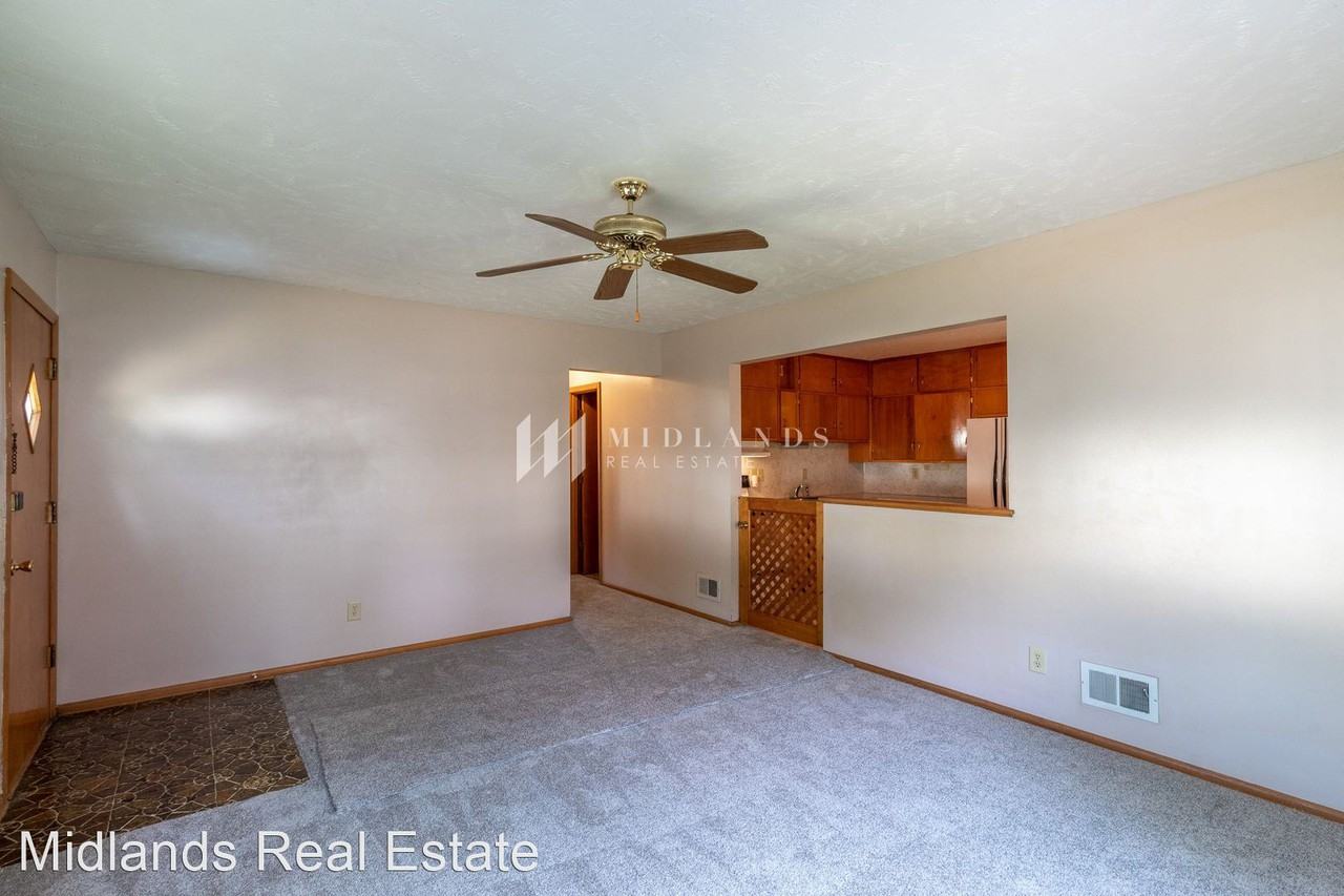 8609 B St - Photo 3 of 16