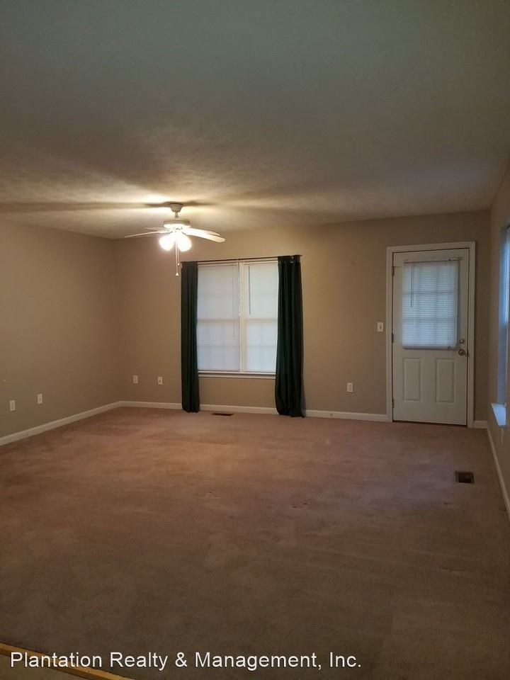 112 Fowler Dr - Photo 3 of 9