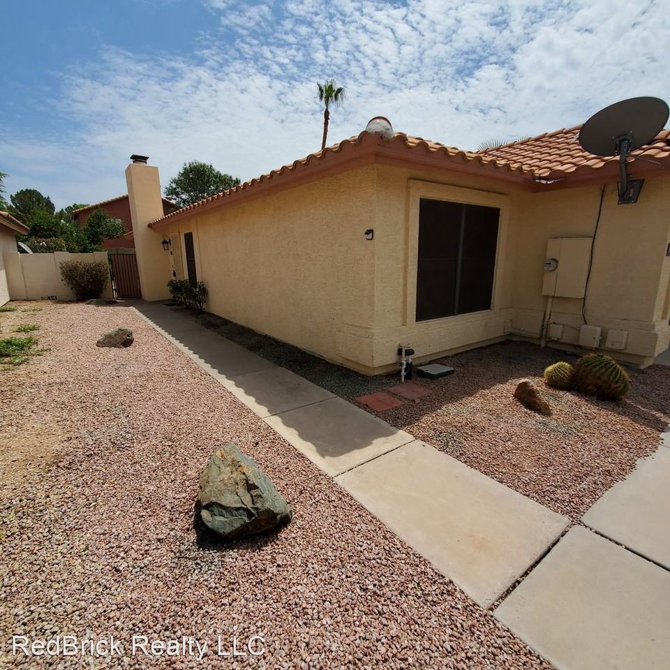 16643 N 59th St - Photo 3 of 27
